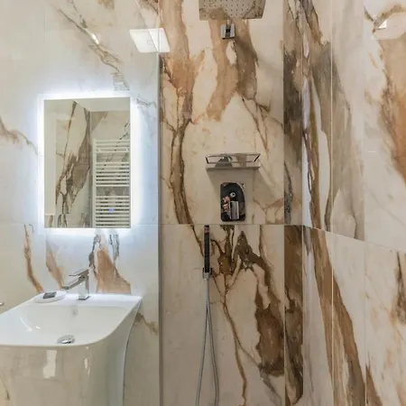 Aldrovandi Luxury And 아파트