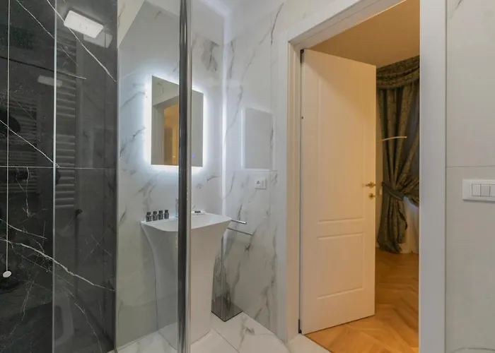 Apartament Aldrovandi Luxury And *